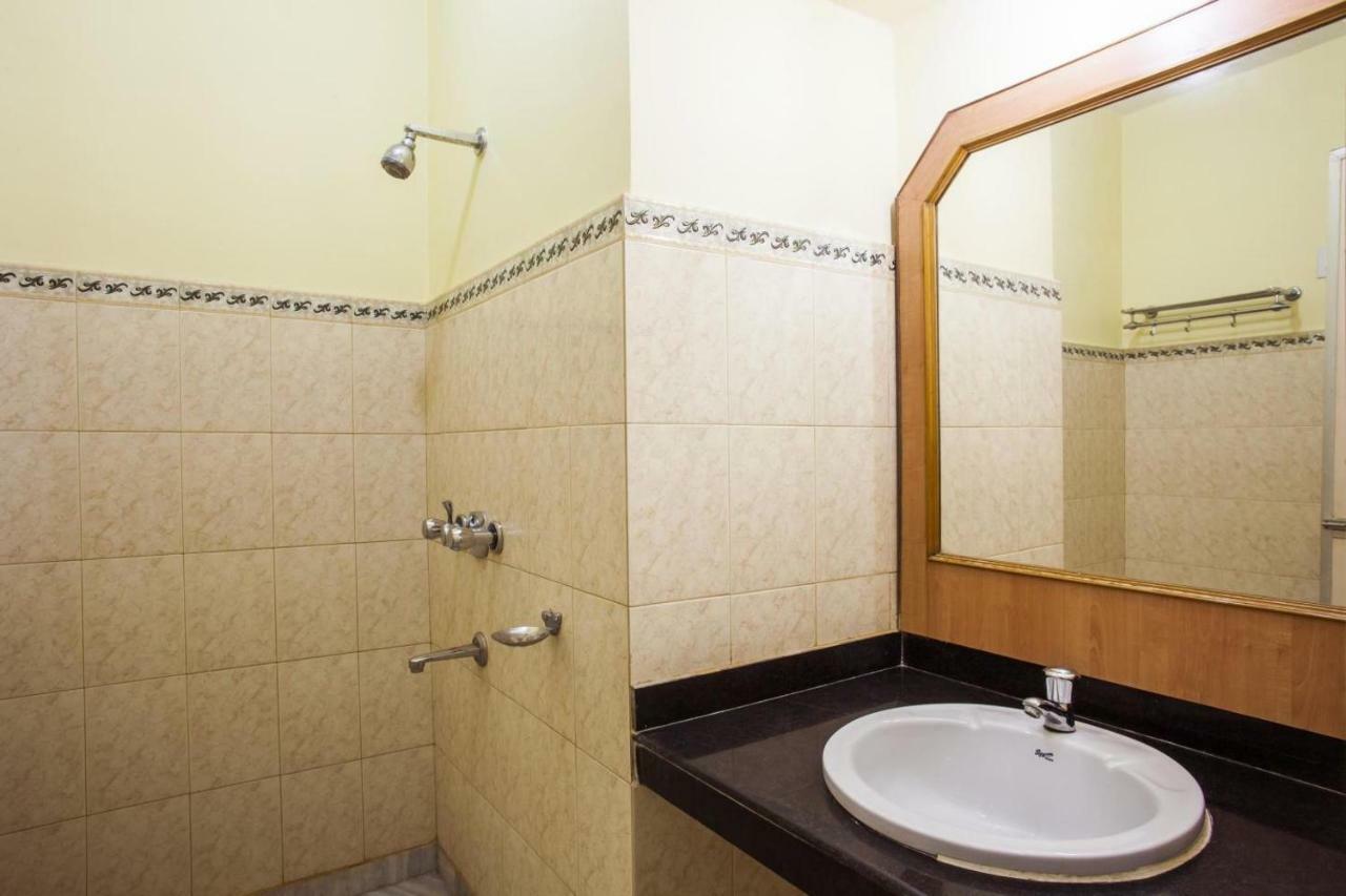 Hotel Lee Garden Пури Экстерьер фото